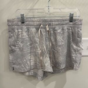 Old Navy Gray Palm Pattern Athletic Shorts
